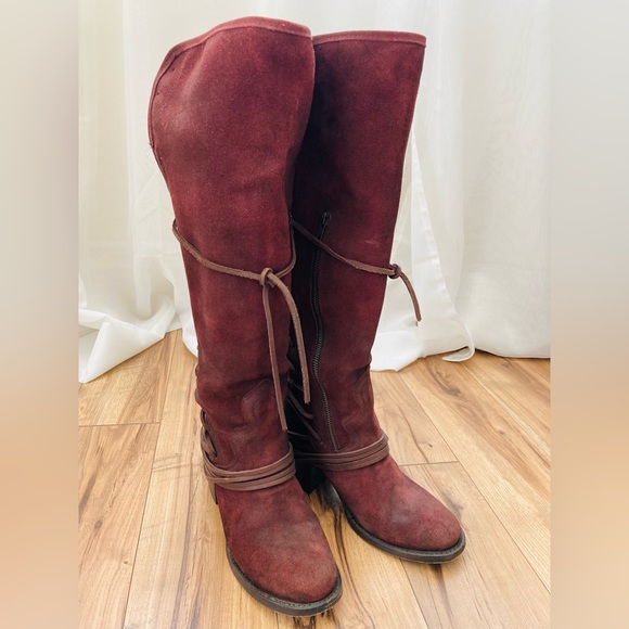 Freebird Coal Boots - Picture 5 of 5